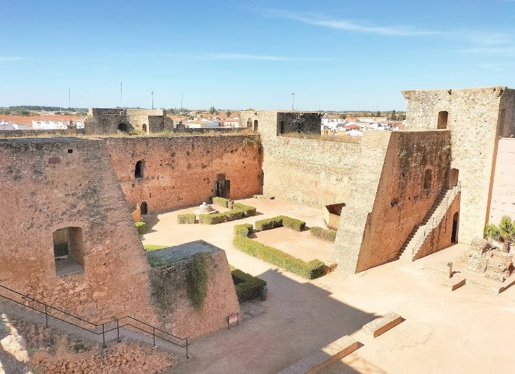 Castle Niebla or Guzmanes, Spain